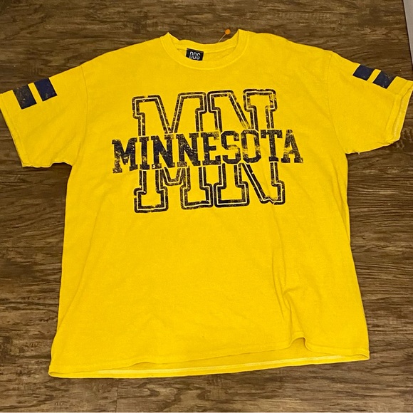 A Minnesota Gophers Urban Outfitters brand new T-shirt, no defects or blemishes - Picture 2 of 3